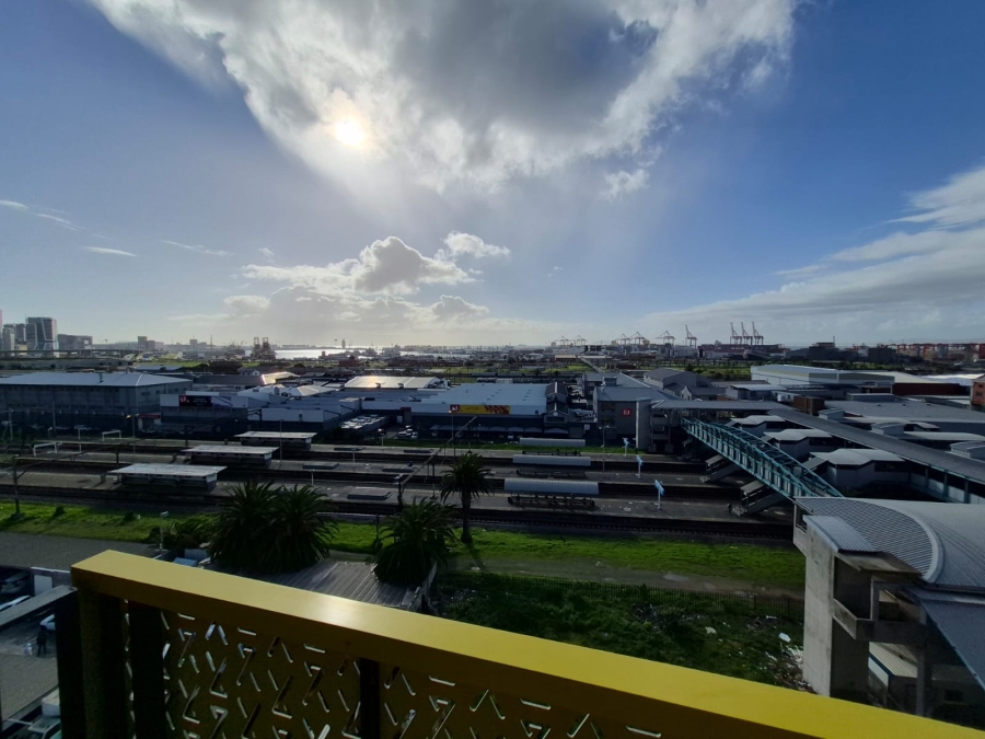 To Let 2 Bedroom Property for Rent in Woodstock Western Cape